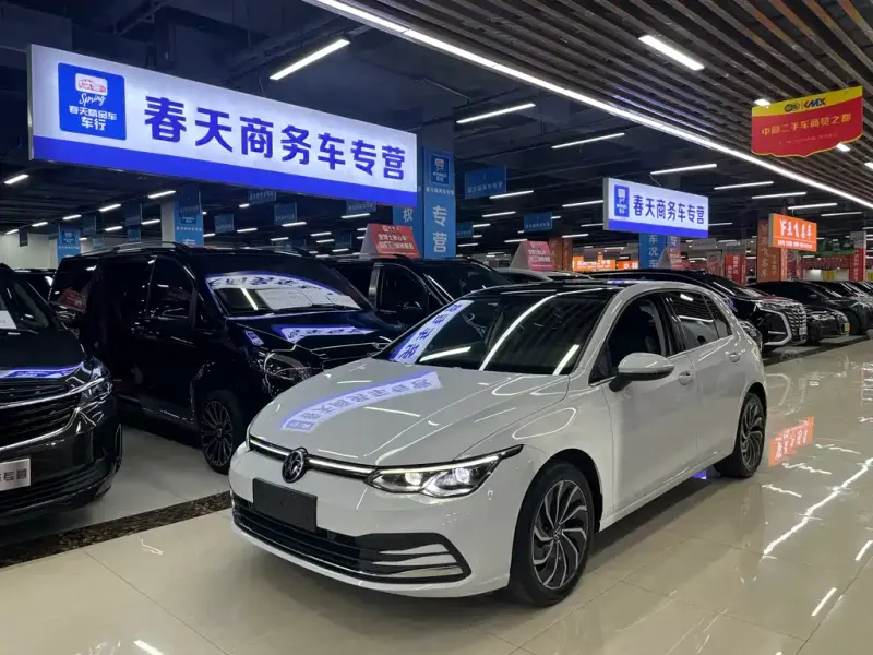 Volkswagen Golf, 2024