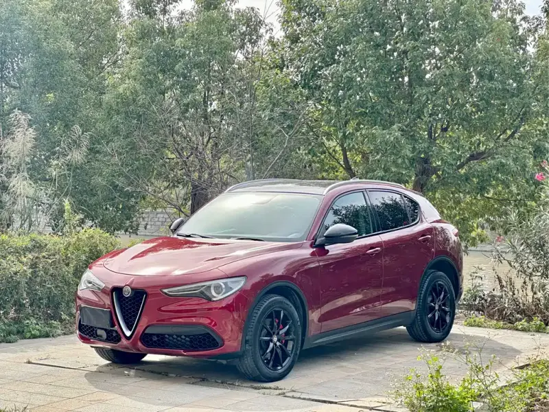Alfa Romeo Stelvio, 2017