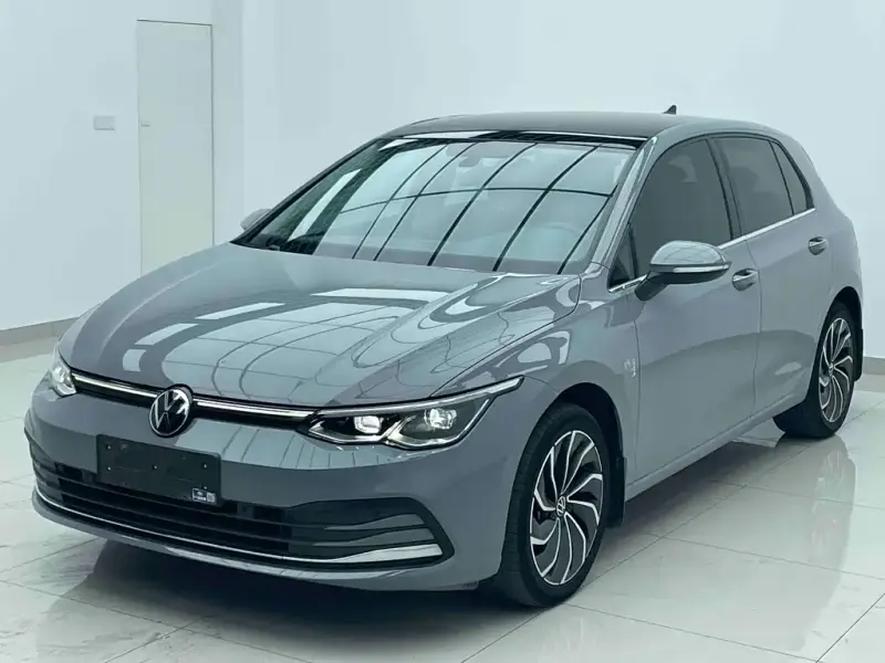 Volkswagen Golf, 2022