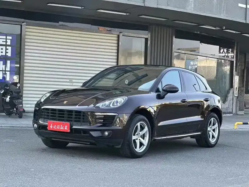 Porsche Macan, 2015