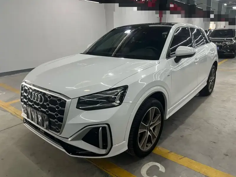 Audi Q2L, 2022