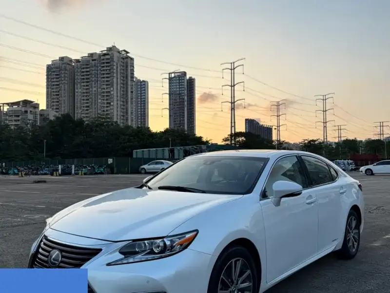 Lexus ES, 2016