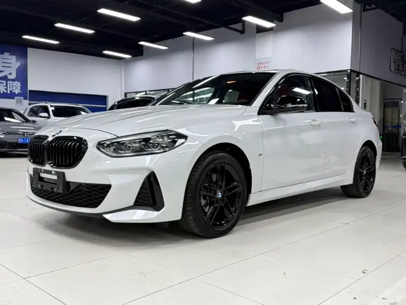 BMW 1 Series, 2022