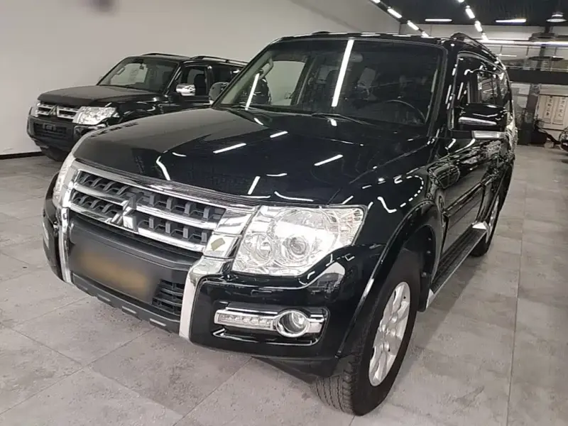 Mitsubishi Pajero (Import), 2018