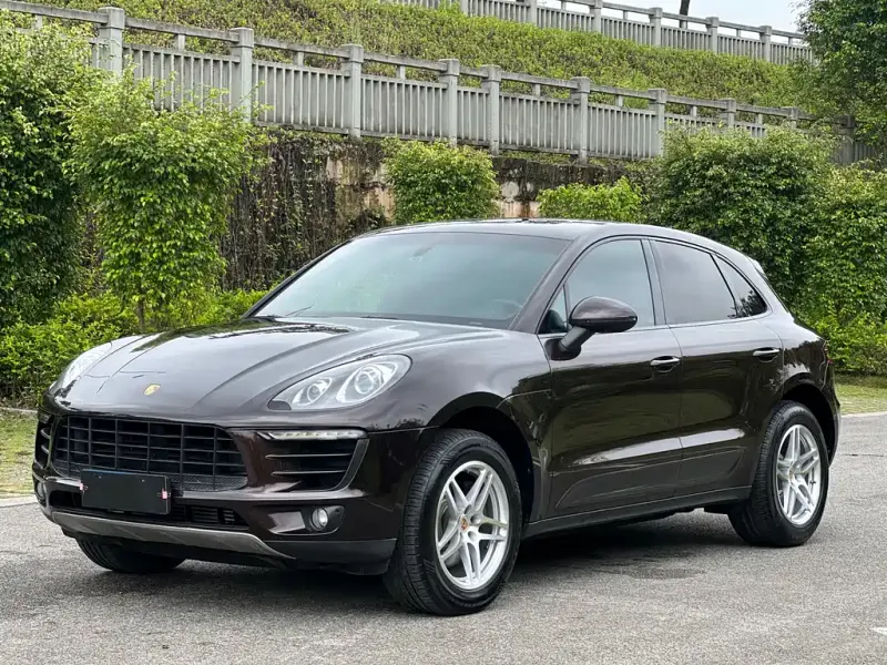 Porsche Macan, 2015