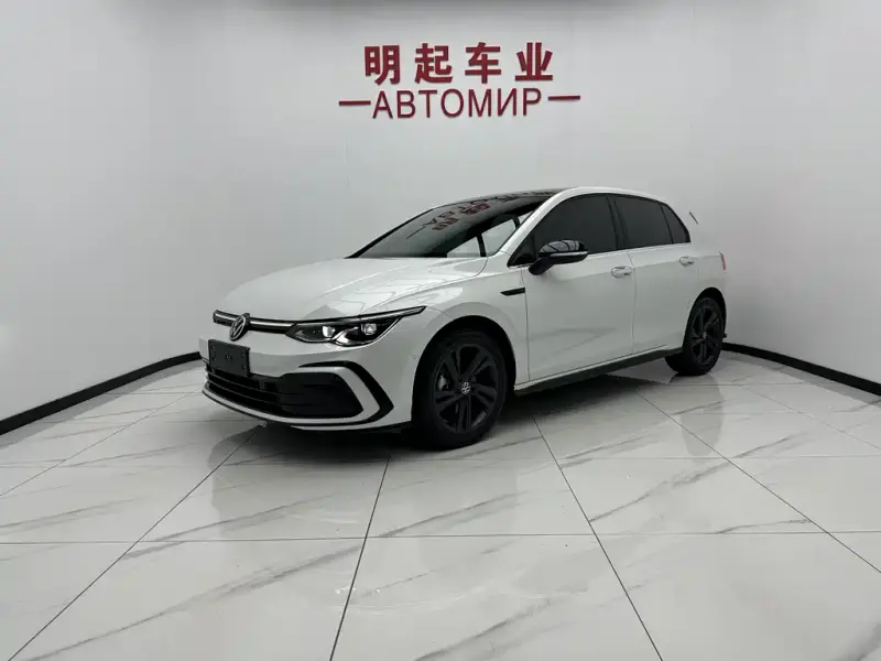 Volkswagen Golf, 2022