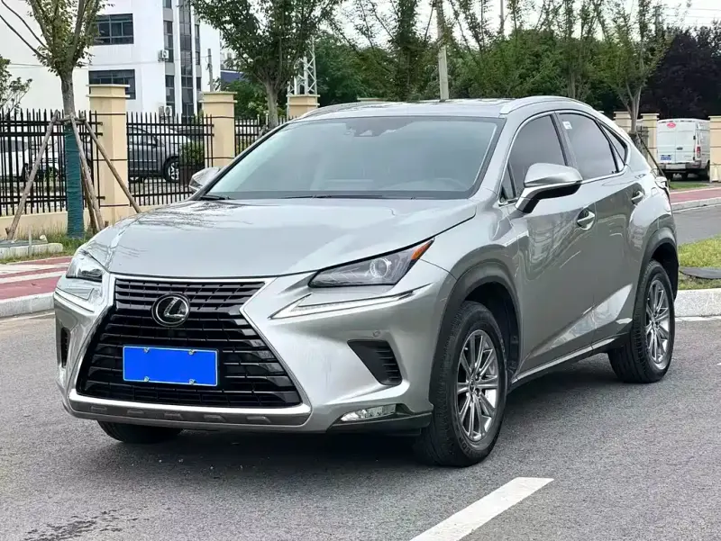 Lexus NX, 2020