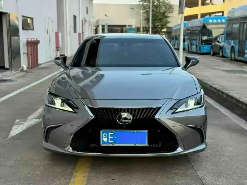 Lexus ES, 2021