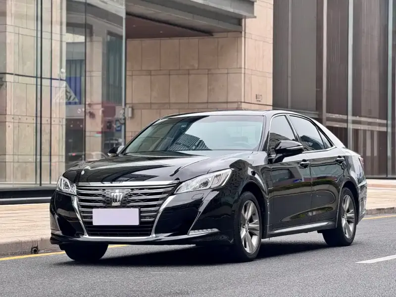 Toyota Crown, 2017