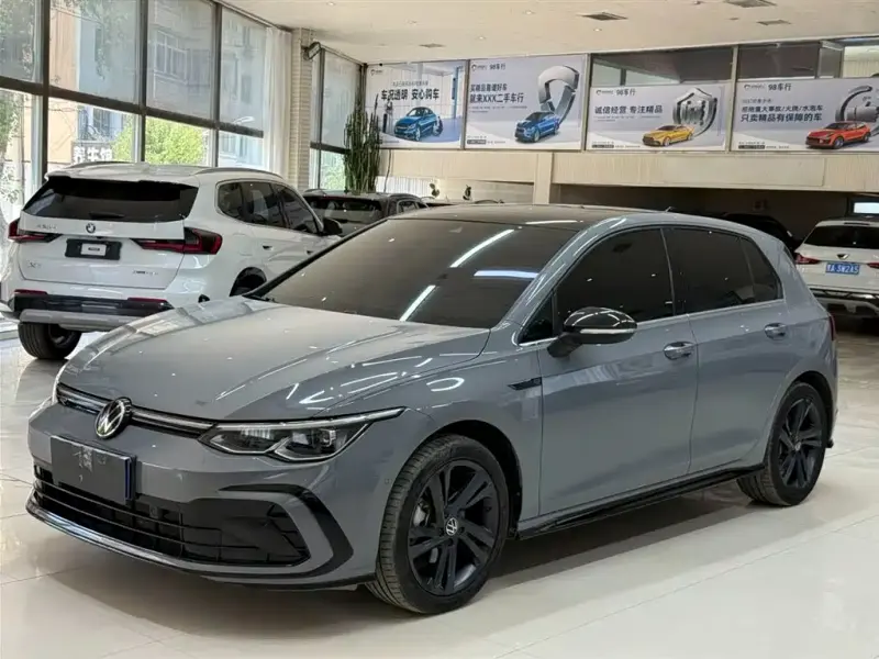 Volkswagen Golf, 2022