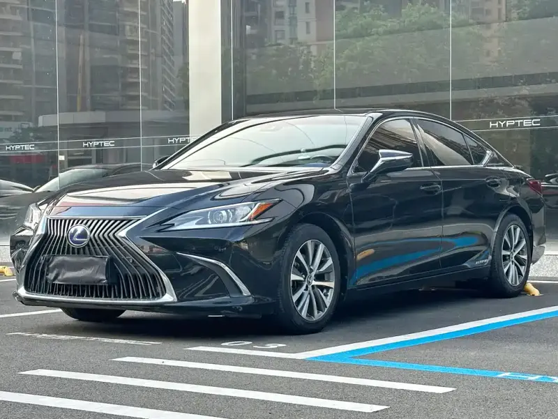 Lexus ES, 2020