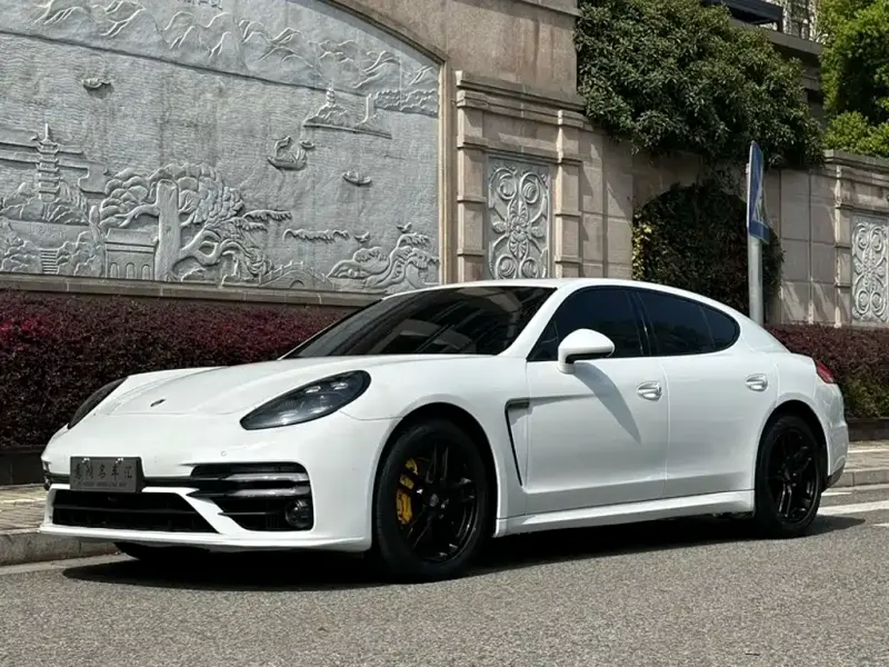 Porsche Panamera, 2015