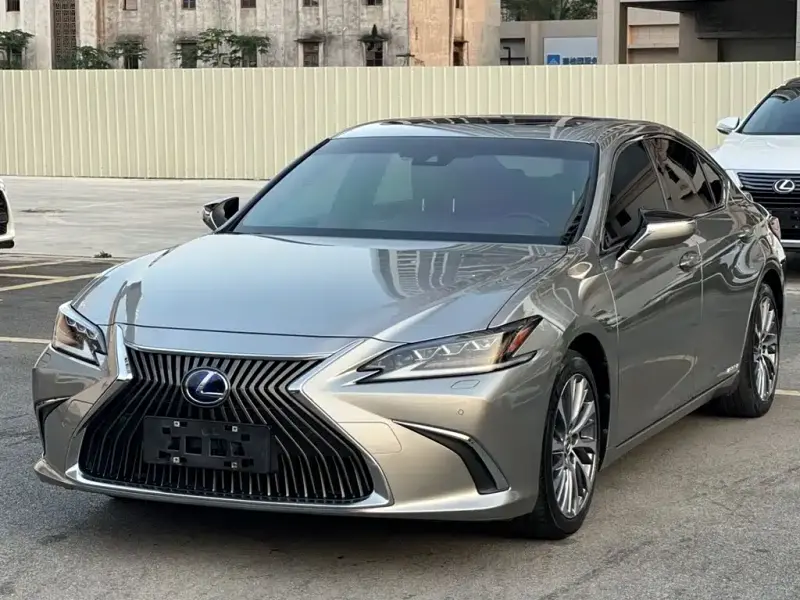 Lexus ES, 2020