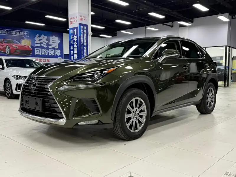 Lexus NX, 2021