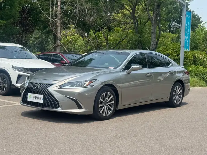 Lexus ES, 2023