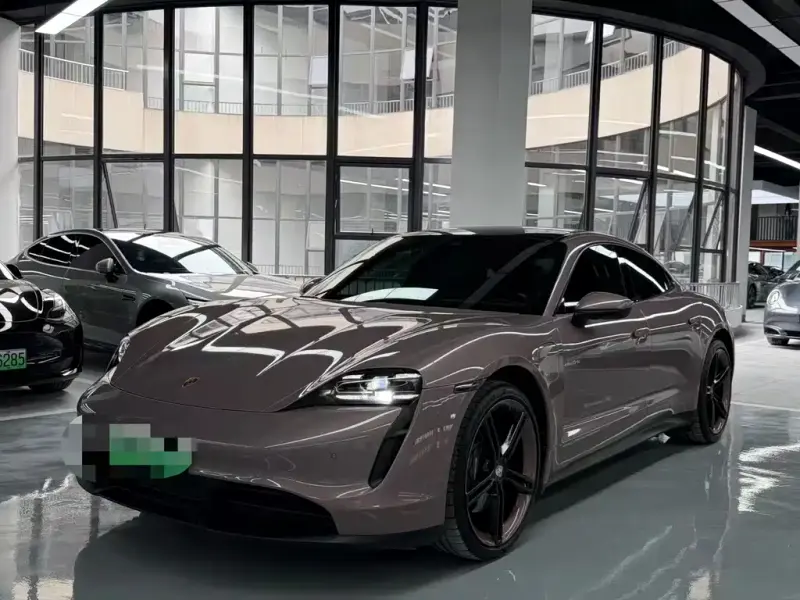 Porsche Taycan, 2021