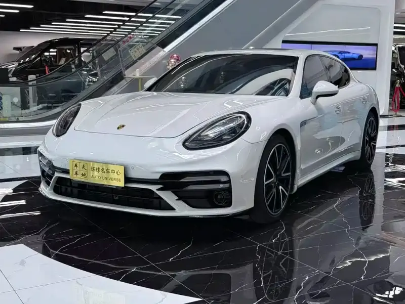 Porsche Panamera, 2015