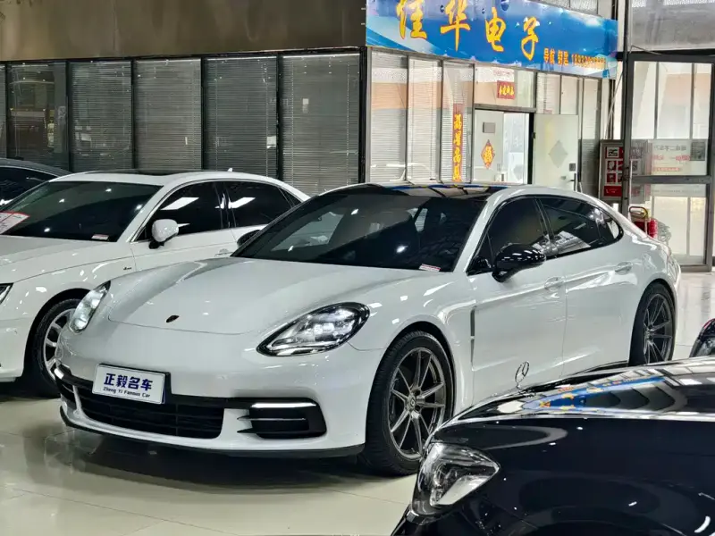 Porsche Panamera, 2019