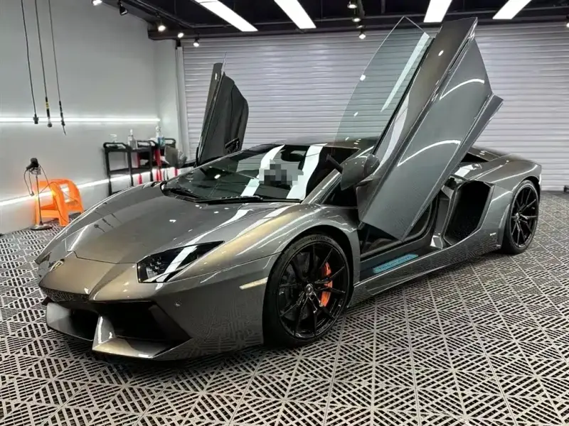 Lamborghini Aventador, 2012