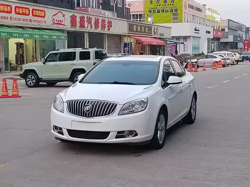 Buick Excelle, 2013