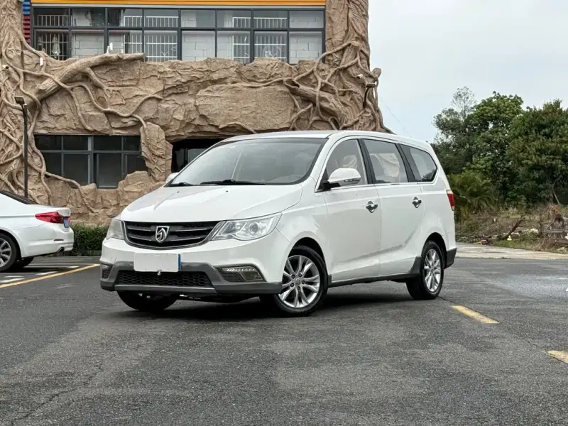 Baojun 730, 2015