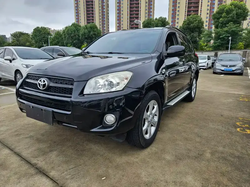 Toyota RAV4, 2011