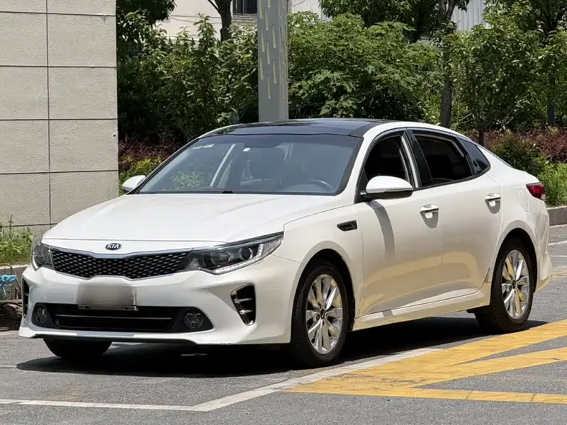 Kia K5, 2015