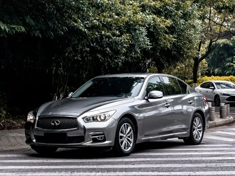 Infiniti Q50L, 2015