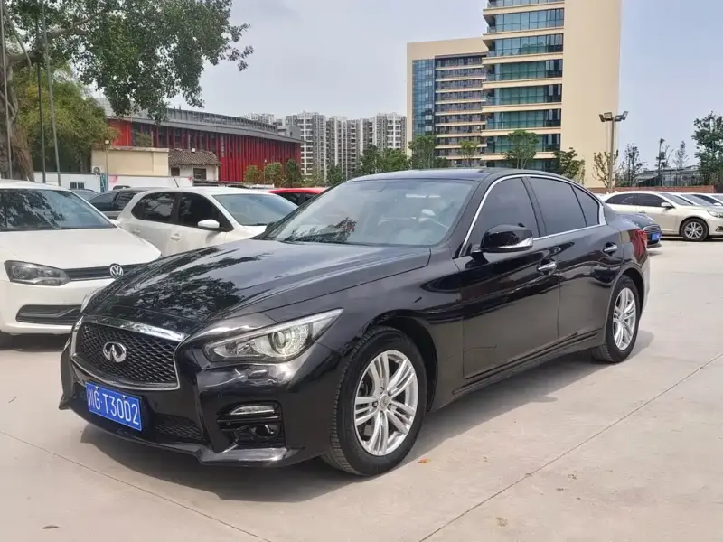 Infiniti Q50L, 2016