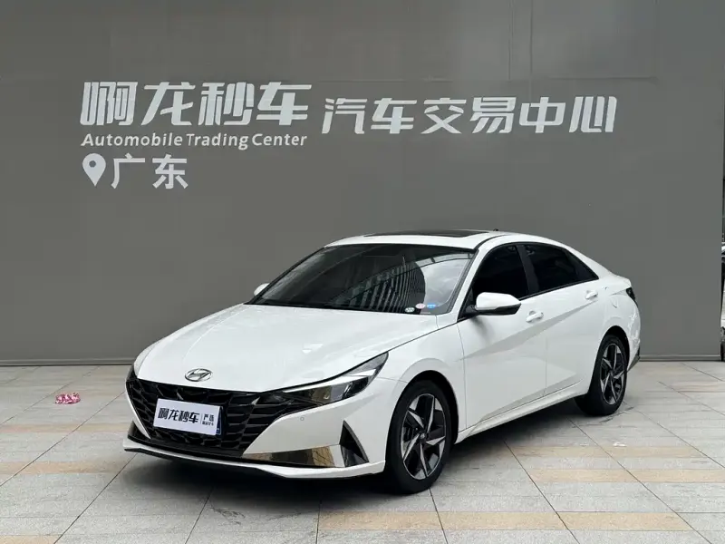 Hyundai Elantra, 2023