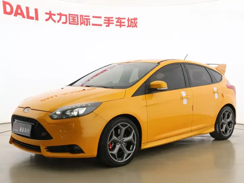 Ford Focus (Import), 2013