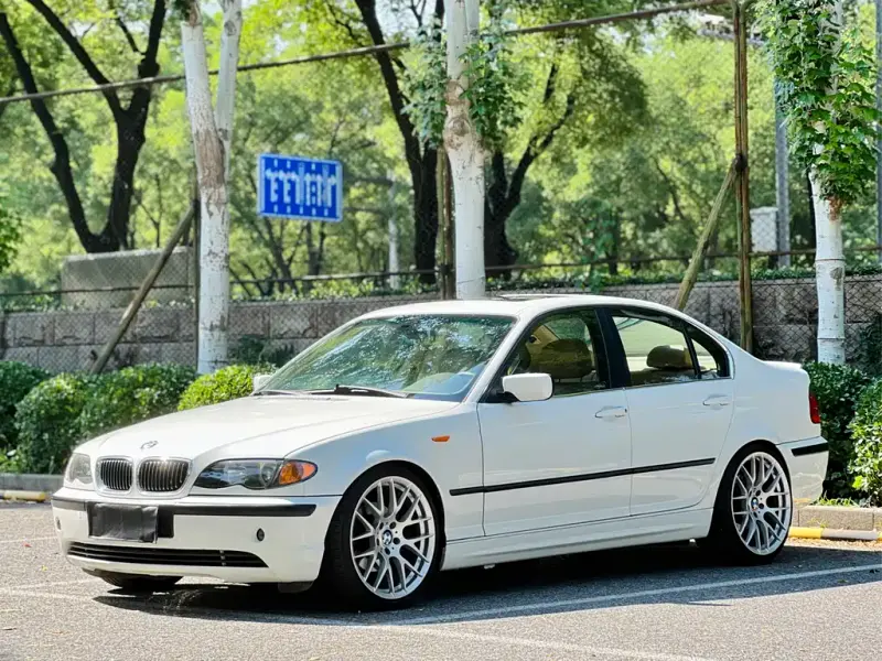 BMW 3 Series, 2003