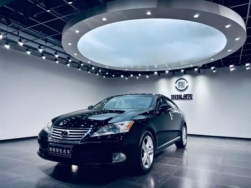 Lexus ES, 2013