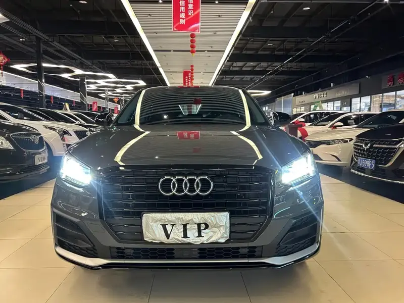 Audi Q2L, 2021