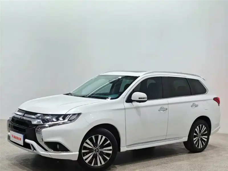 Mitsubishi Outlander, 2022