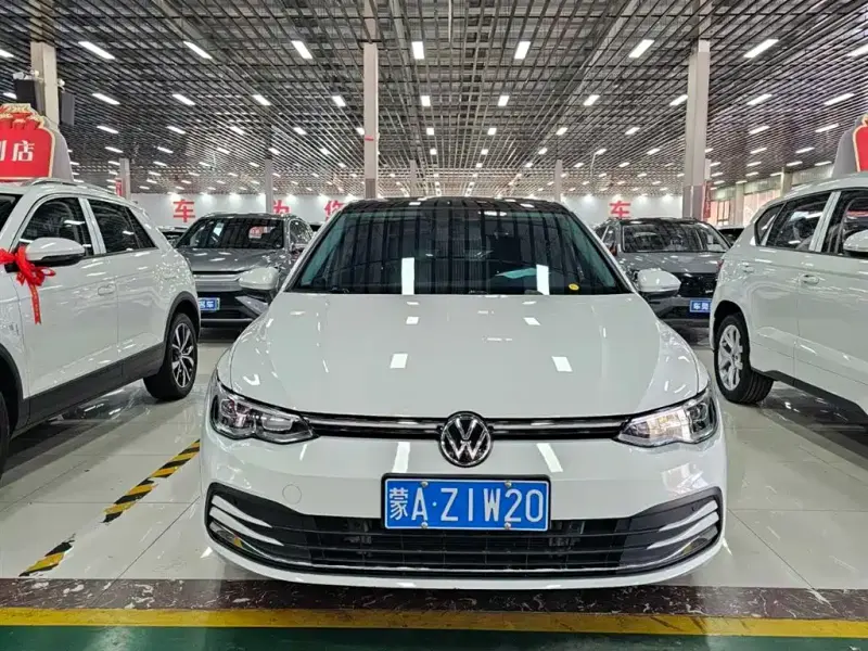Volkswagen Golf, 2023