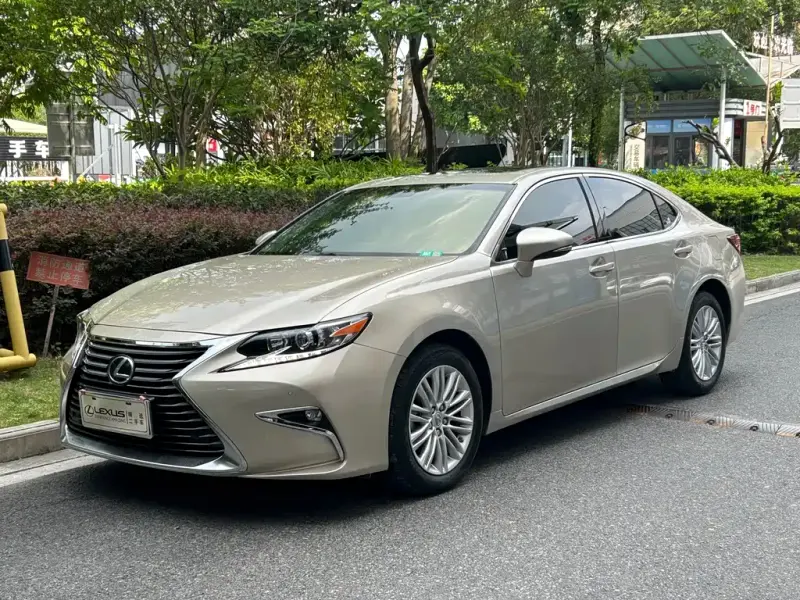 Lexus ES, 2017