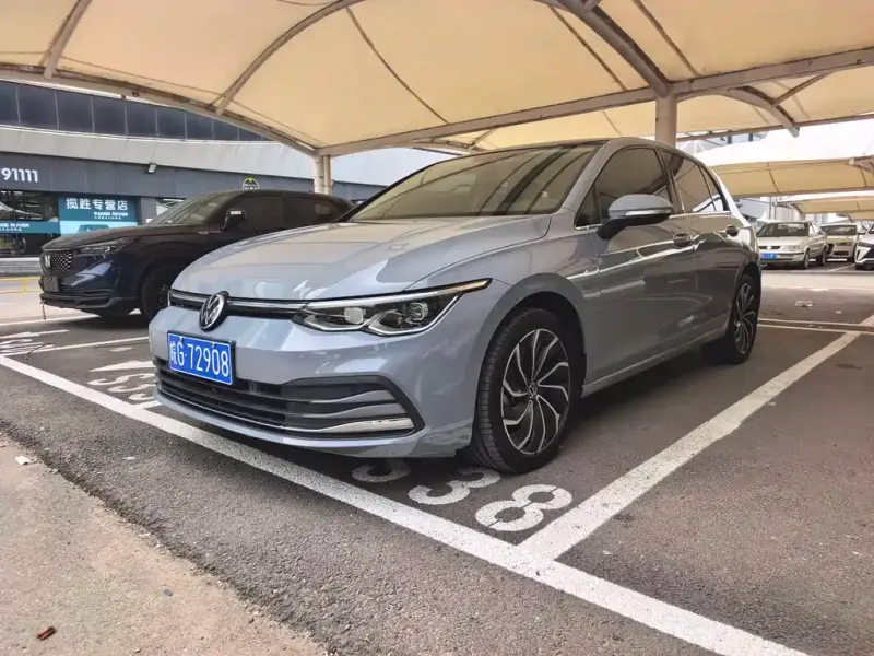 Volkswagen Golf, 2022