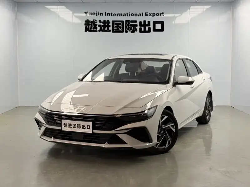 Hyundai Elantra, 2023