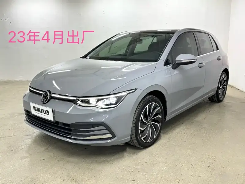 Volkswagen Golf, 2024