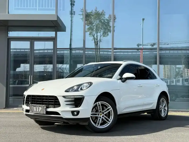 Porsche Macan, 2015