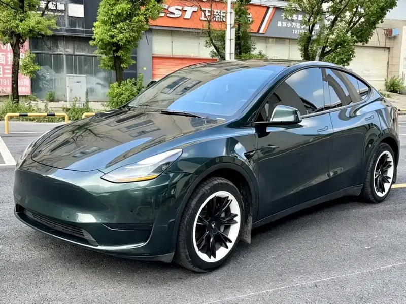 Tesla Model Y, 2022