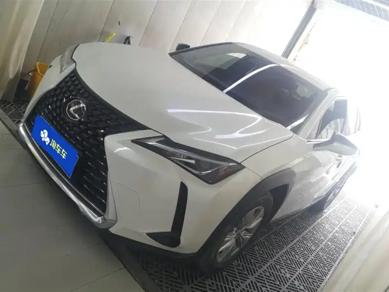 Lexus UX, 2022
