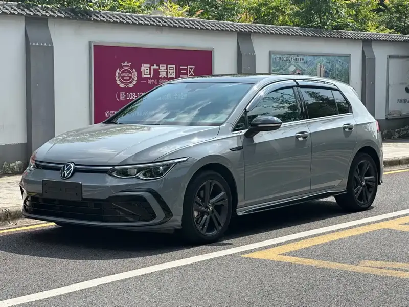 Volkswagen Golf, 2023