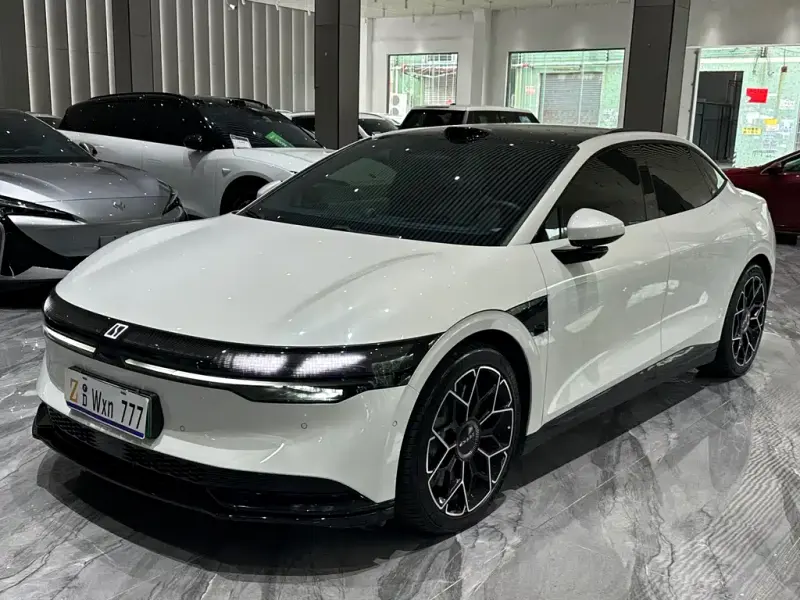 Zeekr 007, 2024