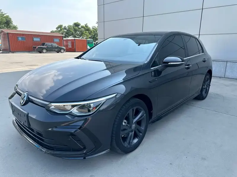 Volkswagen Golf, 2023