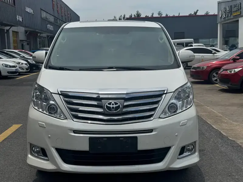Toyota Alphard, 2015