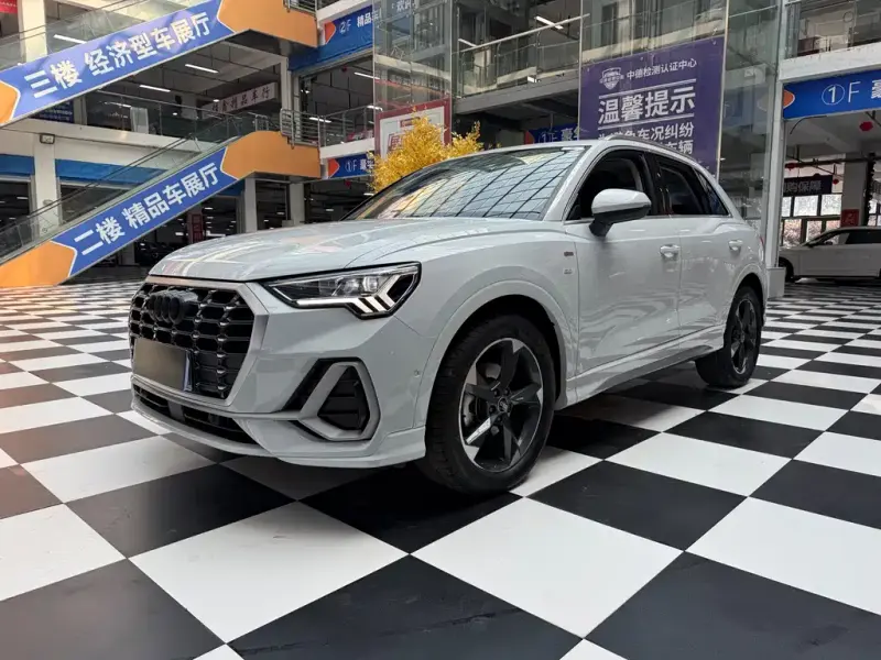 Audi Q3, 2022