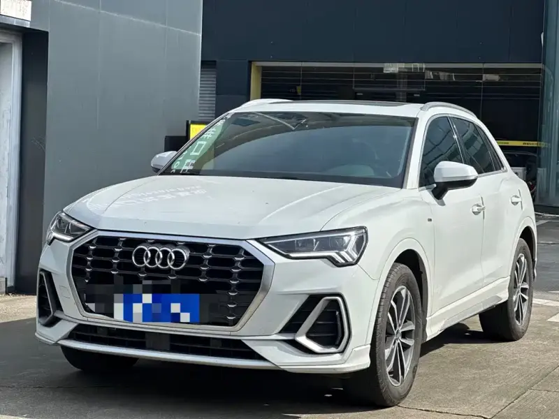 Audi Q3, 2022
