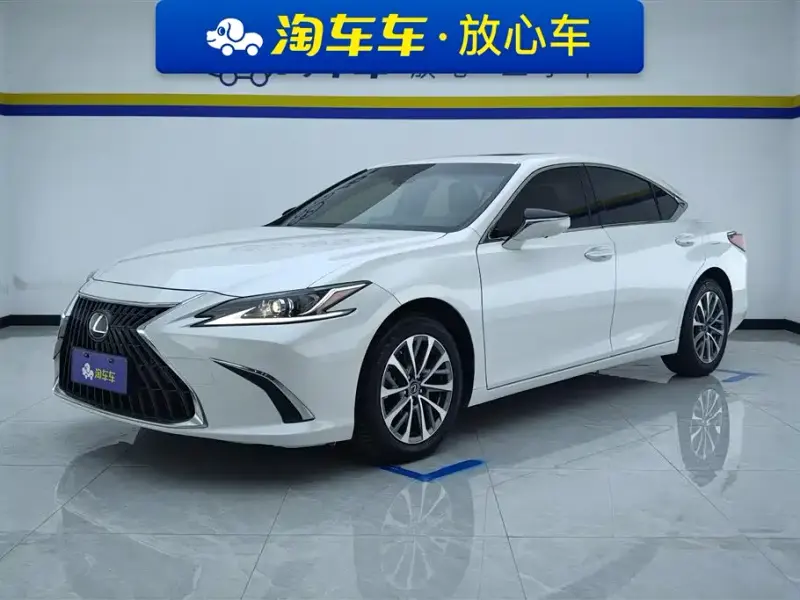 Lexus ES, 2024